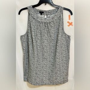 Women's Black and White Sleeveless Top